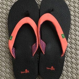 Sanuk Flip Flops